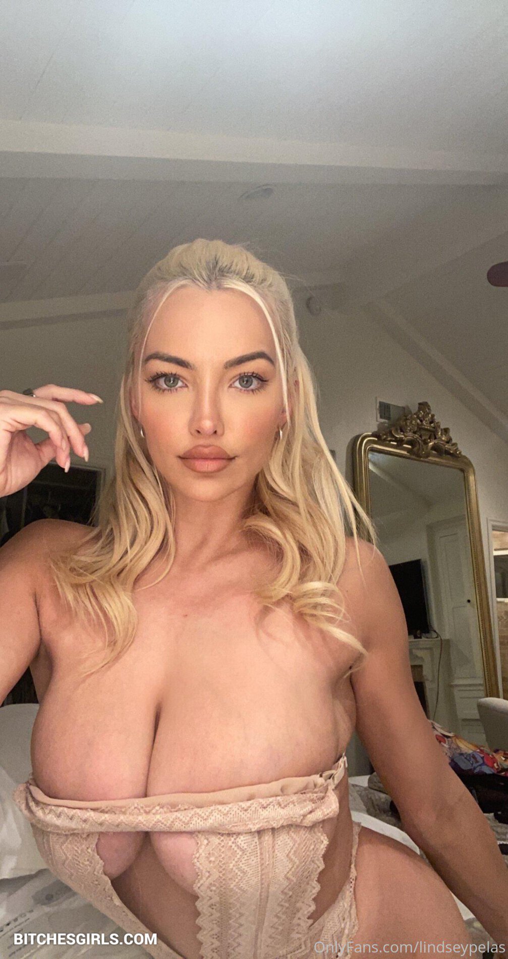 Lindseypelas onlyfans leaked