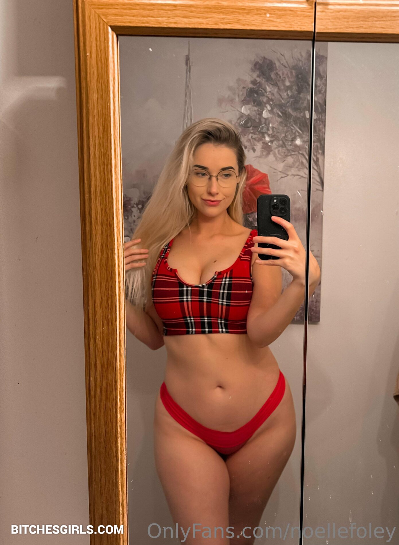 Noelle Foley Nude Pics