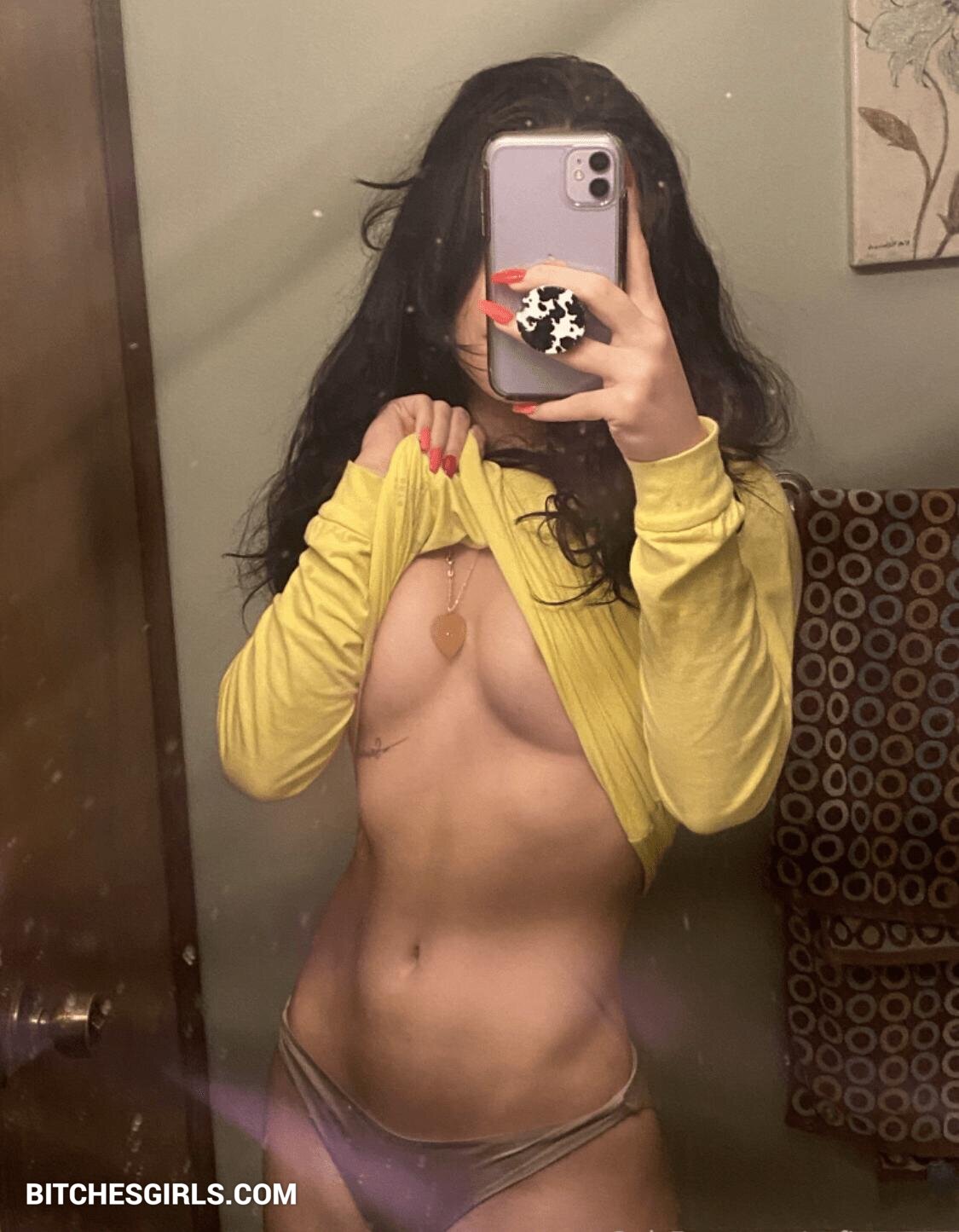 Sofia spams leaked nudes